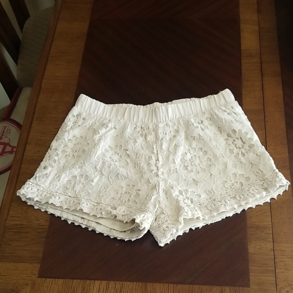 Sweet Journey Antique White Colored Lace Shorts